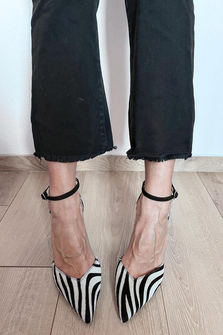 POMPES À IMPRIMÉ ZÈBRE AVEC BRACELET CHEVILLE