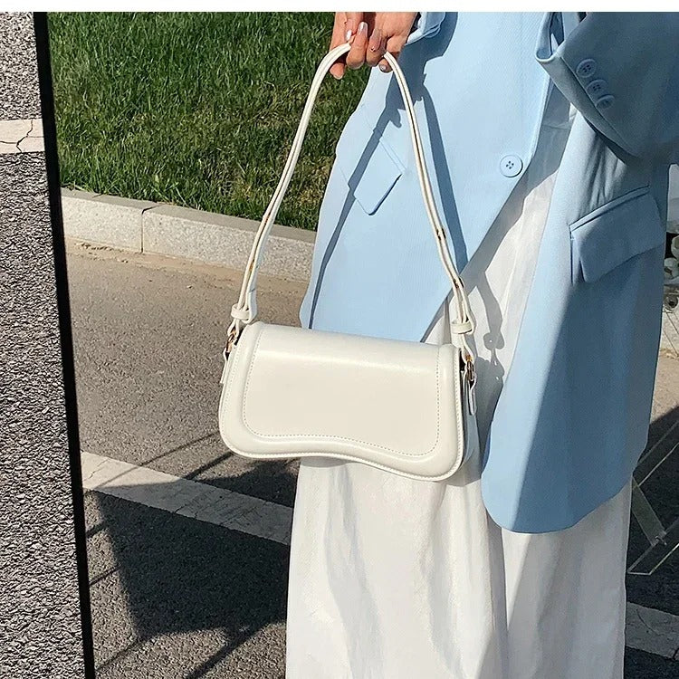 Sac à main en cuir vegan Cadence Wavy Flap