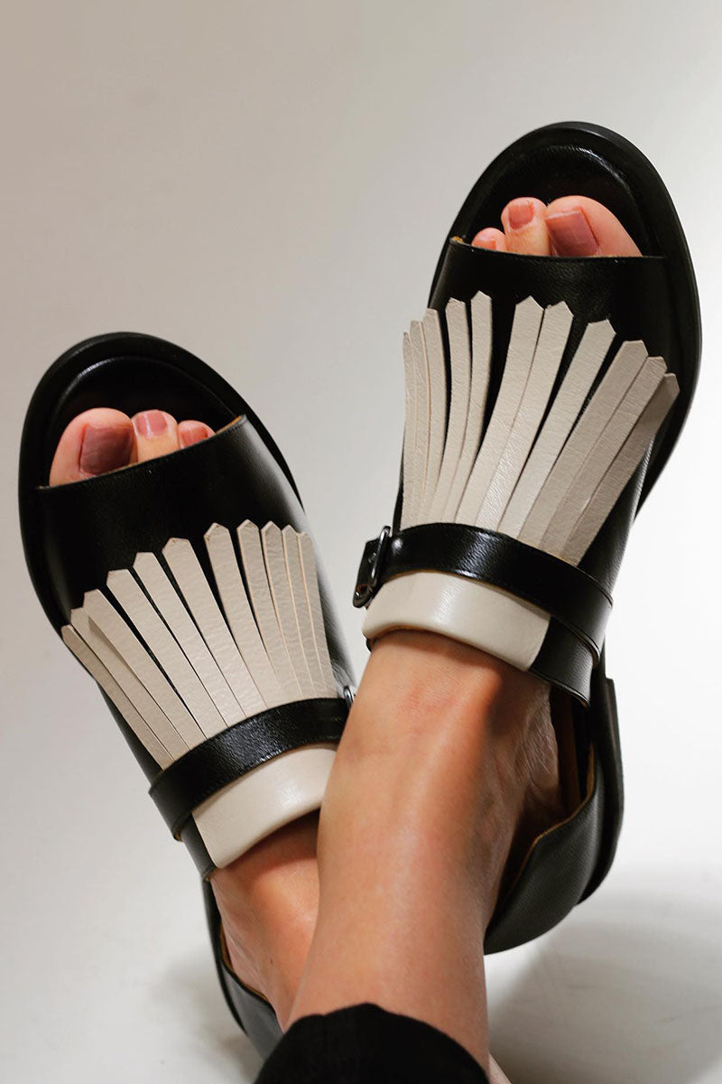 Britta™ - Sandales à enfiler avec franges