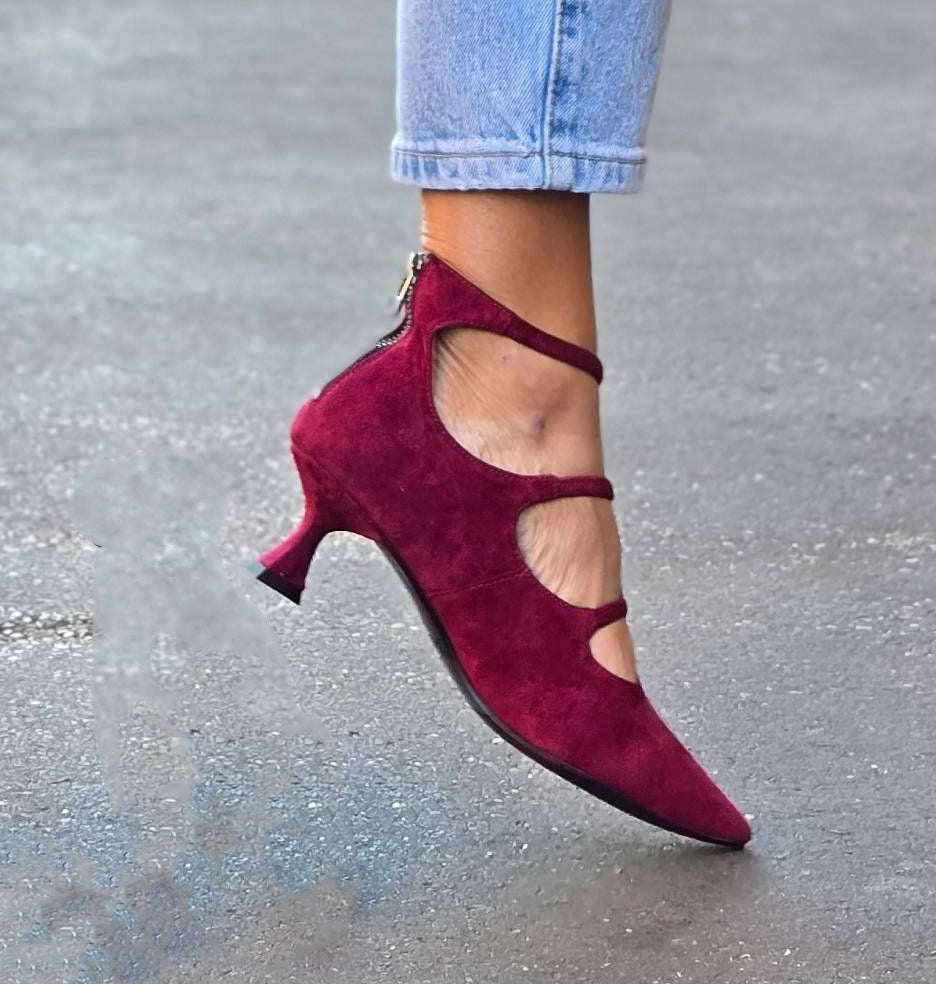 Mollie | DECOLLETE AVEC BOUTONS ET TALON BAS